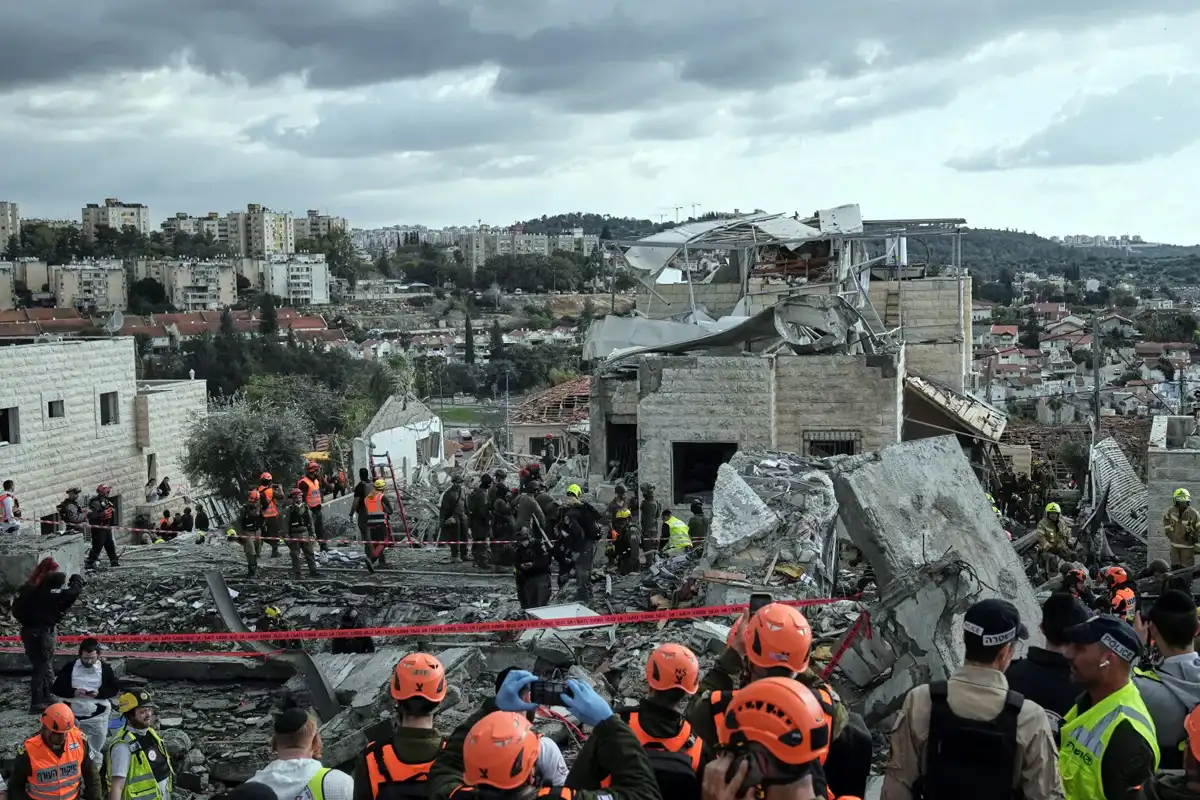 ایران کی اسرائیل پر میزائلوں کی بارش، 9 ہلاک، شہری بنکر میں محصور