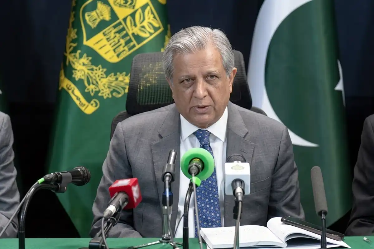 یہ کہنا درست نہیں کہ پاکستان ایران کے ساتھ ہے تو سعودی عرب کے ساتھ کیسے چل سکتا ہے، اعظم نذیر تارڑ