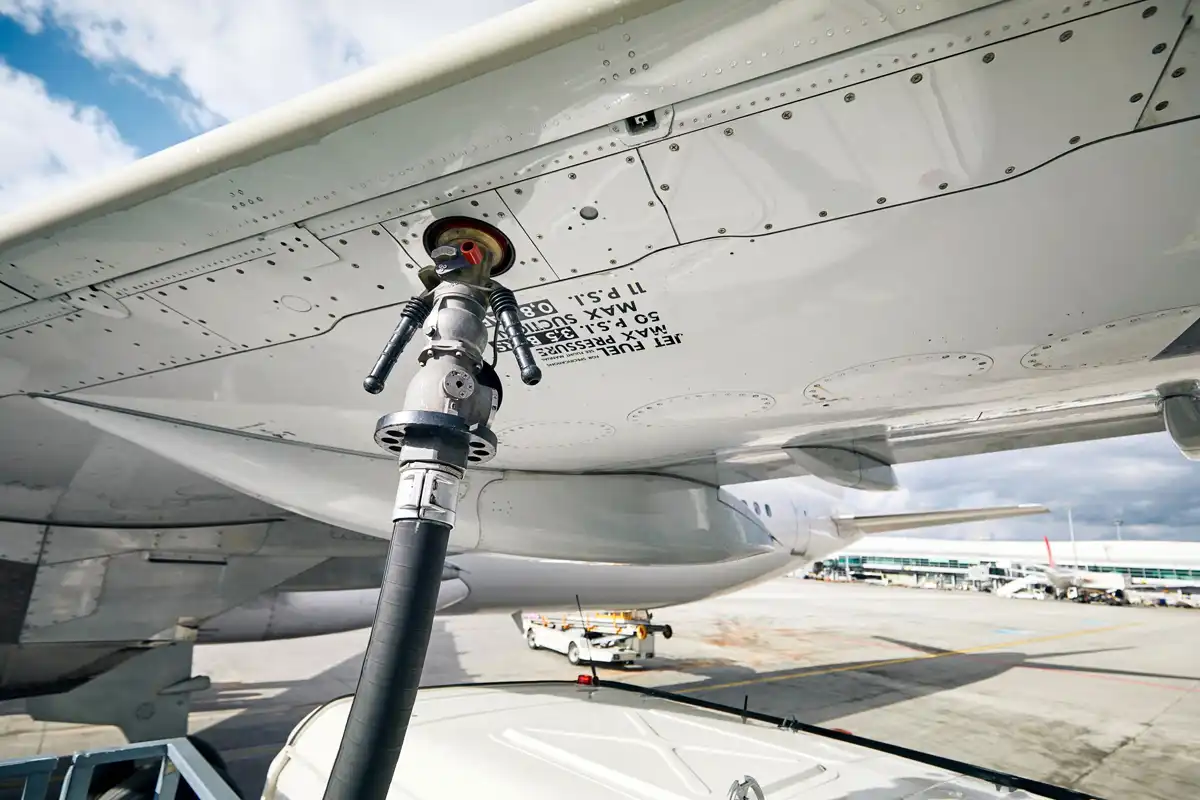 جیٹ فیول کی قیمتوں میں چونتیس فیصد اضافہ، فضائی سفر مزید مہنگا