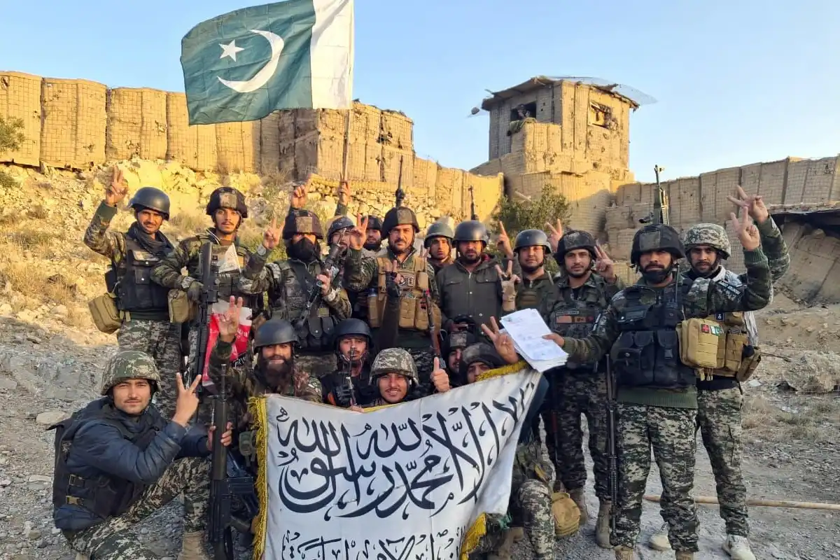 پاک فوج افغان حدود میں داخل، طالبان پوسٹیں چھوڑ کر فرار، پاکستان کا افغان پوسٹ پر قبضہ