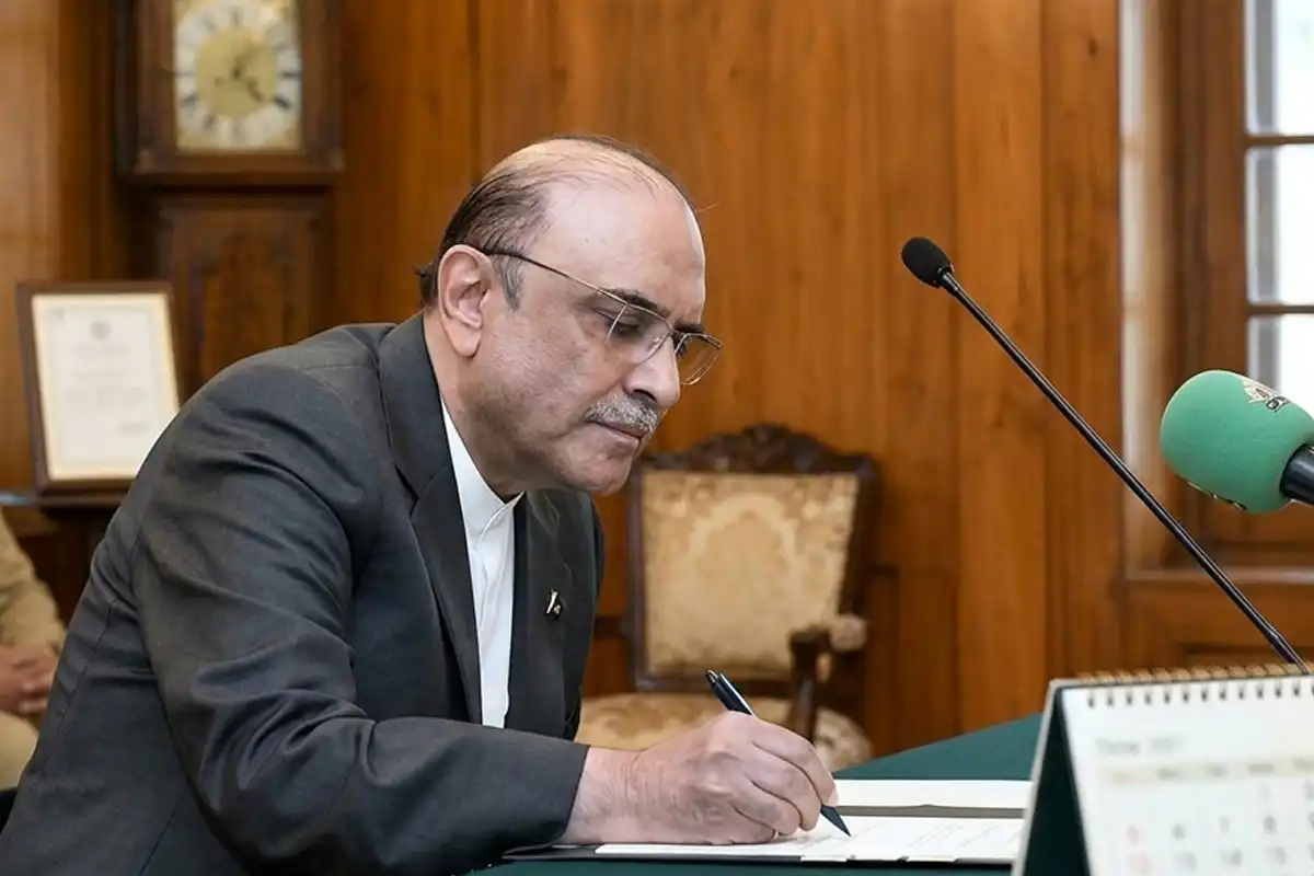 صدر مملکت نے قیدیوں کی سزاؤں میں کمی سمیت متعدد اہم قانونی بلوں کی منظوری دے دی