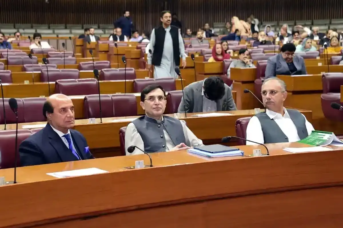 پی ٹی آئی کا پارلیمانی سیاست میں واپسی کا فیصلہ، قائمہ کمیٹیوں میں شمولیت پر اتفاق