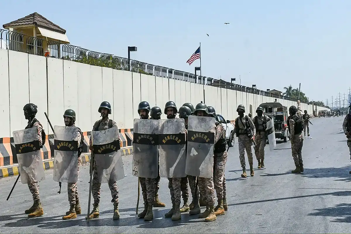 کراچی اور لاہور کے امریکی قونصل خانوں میں خدمات بحال نہ ہوسکیں