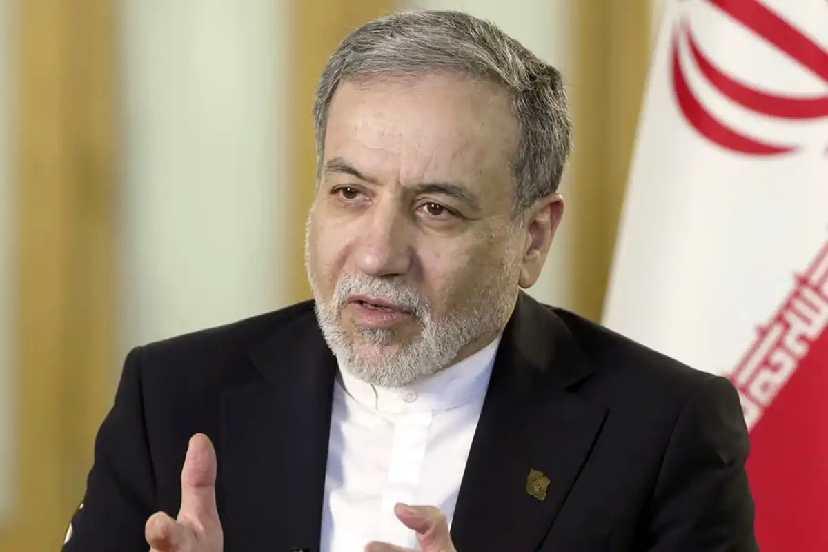 آبنائے ہرمز صرف دشمن ممالک کیلئے بند ہے، عباس عراقچی