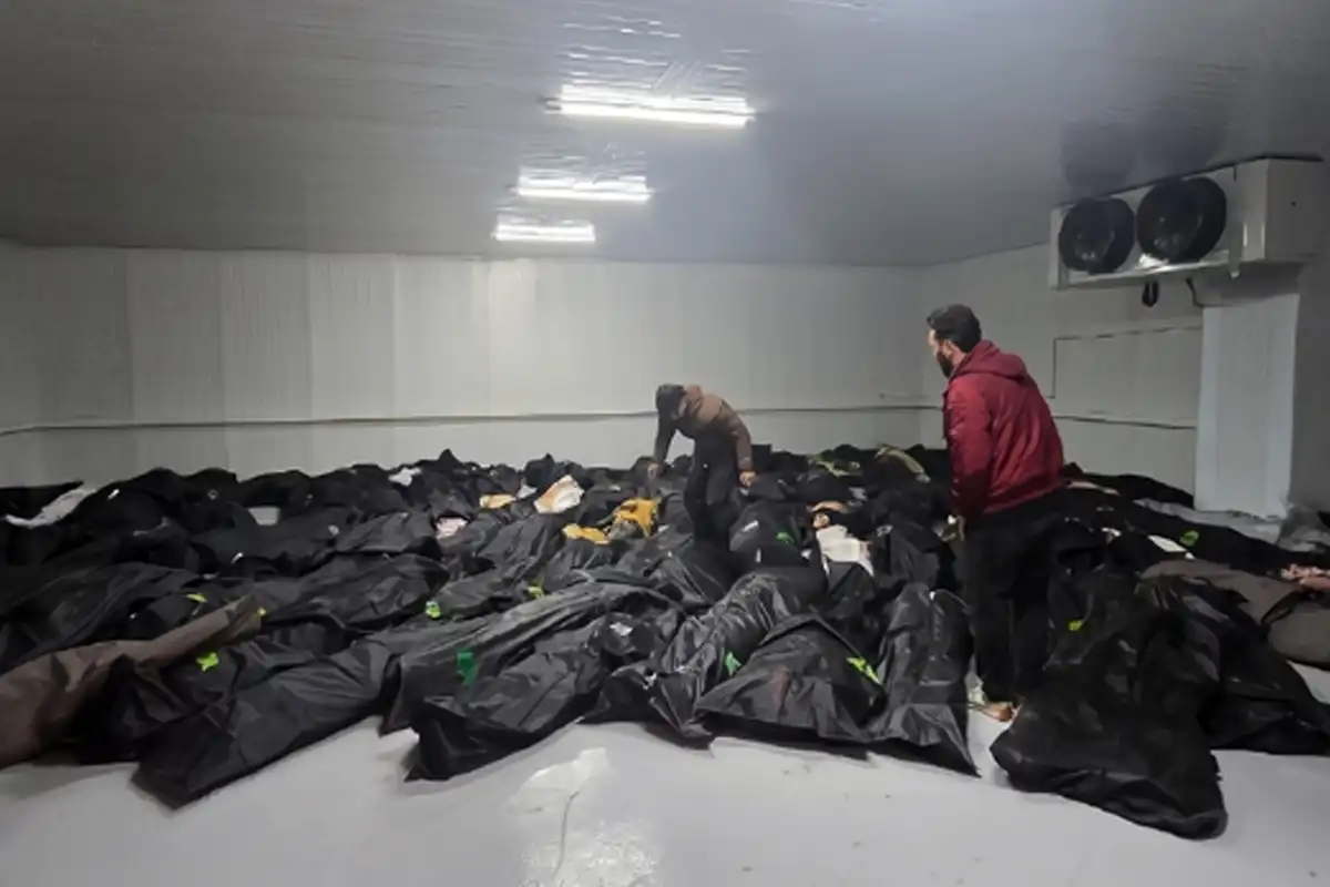 امریکی و اسرائیلی حملے میں شہید 165 طالبات کی نماز جنازہ ادا، ہزاروں افراد کی شرکت