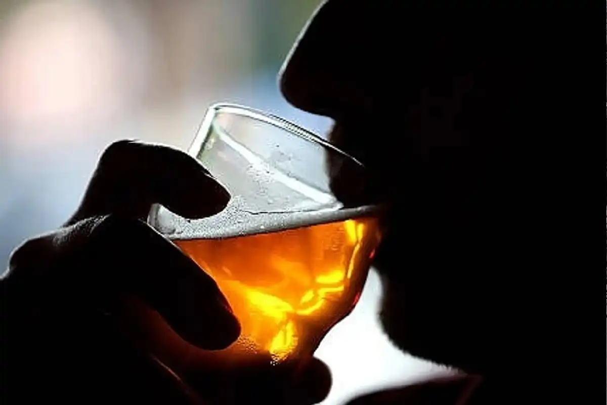 کراچی میں زہریلی کچی شراب پینے سے تین افراد ہلاک