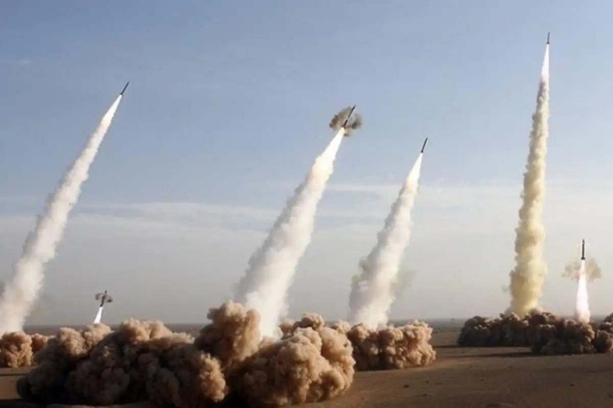 ایران کا بحر ہند میں امریکی و برطانوی فوجی اڈے پر میزائل حملہ، کشیدگی میں اضافہ