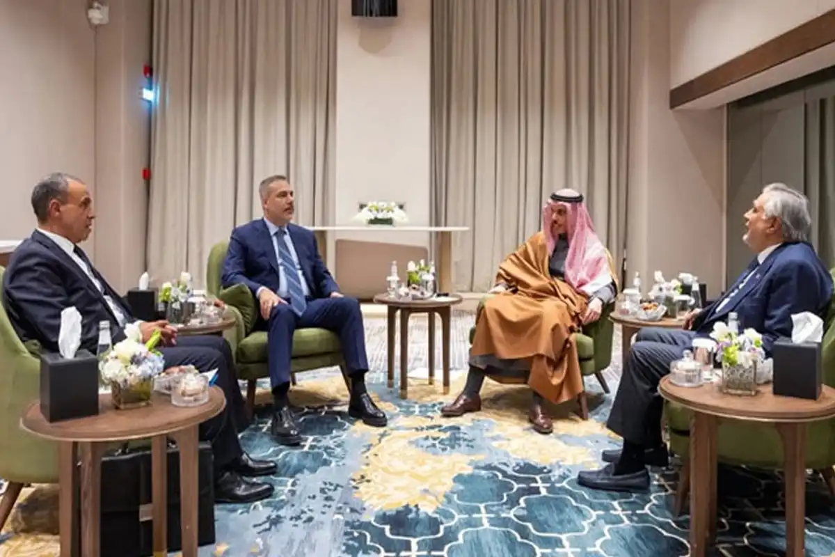 مشرق وسطیٰ تنازع؛ سعودی، ترکی اور مصر کے وزرائے خارجہ سے کل اہم ملاقات، اسحاق ڈار کی تصدیق