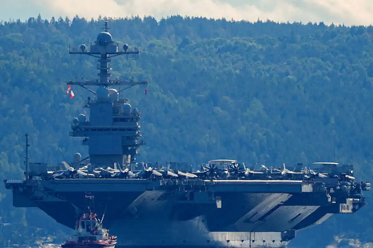 ٹرمپ نے دنیا کے سب سے بڑے طیارہ بردار بحری جہاز پر ایرانی حملے کی تصدیق کر دی