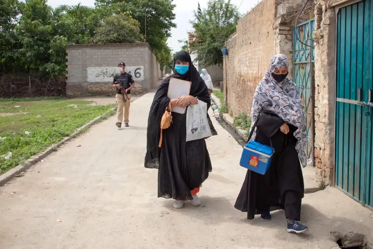 ہنگو میں انسداد پولیو ٹیم پر فائرنگ، ایک اہلکار شہید، دو دہشتگرد بھی مارے گئے