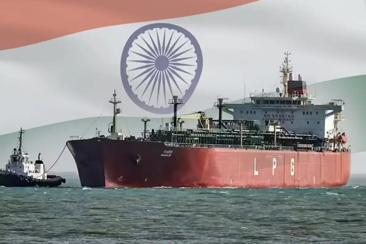 مودی کی دوغلی پالیسی کا شاخسانہ، آبنائے ہرمز میں تیل اور گیس کے 18 بھارتی جہاز پھنس گئے