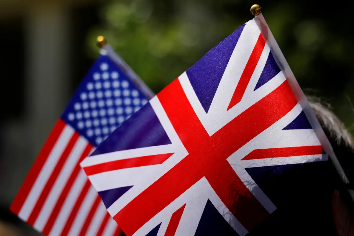 برطانیہ کا آبنائے ہرمز کیلئے نیا اتحاد بنانے کا فیصلہ، امریکی ناکہ بندی کا حصہ بننے سے انکار