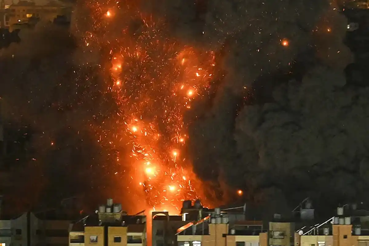 ایران اور حزب اللہ کا اسرائیلی و امریکی اہداف پر مشترکہ حملہ، میزائلوں کی سب سے بڑی کھیپ داغ دی