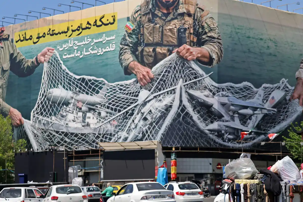 ایرانی پارلیمنٹ نے آبنائے ہرمز کی ناکہ بندی اعلانِ جنگ قرار دے دی، مزاحمتی محاذ کو الرٹ رہنے کا حکم