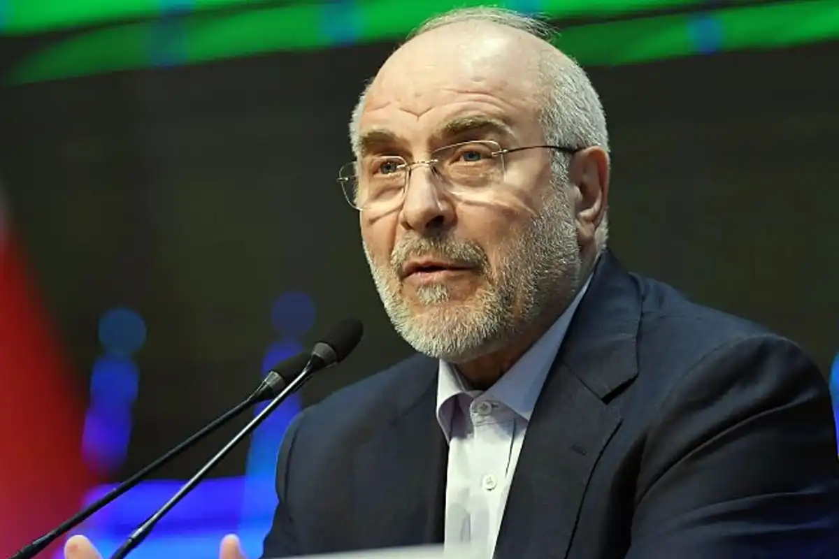 مذاکرات کی میز کو ہتھیار ڈالنے کا پلیٹ فارم نہیں بننے دیں گے، ایرانی اسپیکر