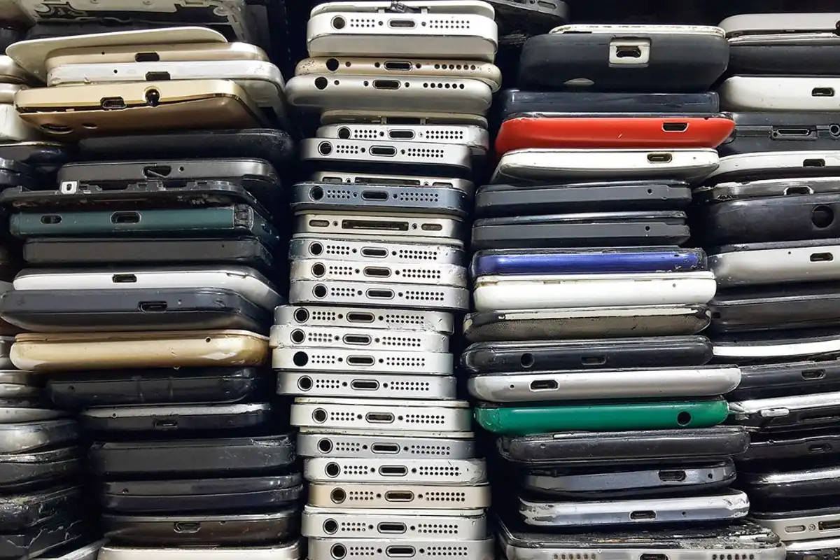 کراچی کے تاجروں کی پرانے موبائل فونز کی امپورٹ ویلیو میں اضافے کی مخالفت