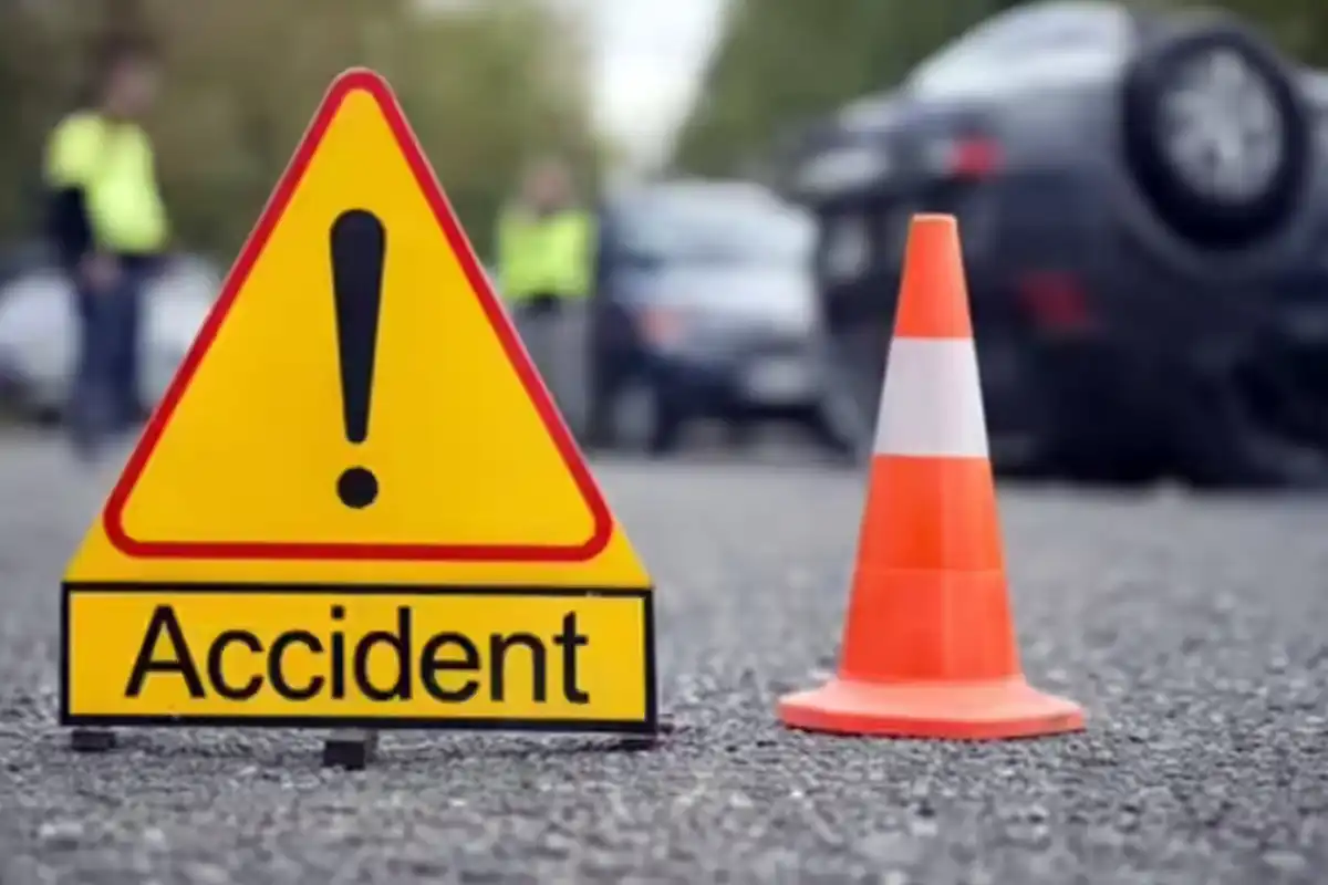 موٹروے ایم تھری پر مسافر بس کو حادثہ، تین افراد جاں بحق