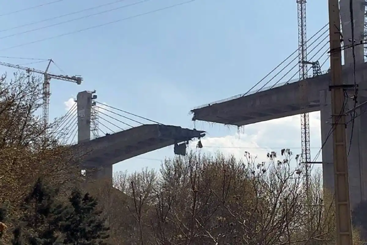 ایران میں زیر تعمیر بڑے پل پر امریکی و اسرائیلی بمباری، پکنک مناتے آٹھ شہری شہید