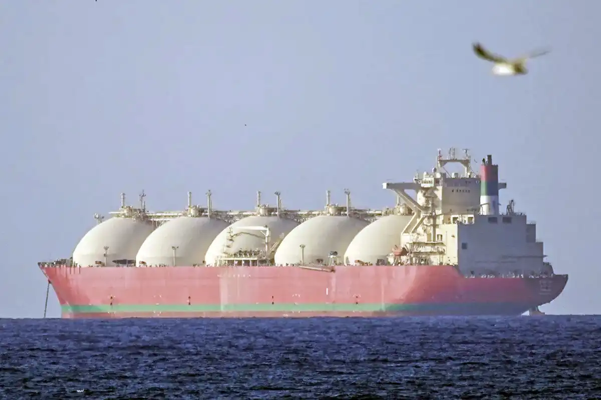 آبنائے ہرمز میں امریکی دعوے ناکام، چین کا بحری جہاز بغیر کسی رکاوٹ کے گزرنے میں کامیاب