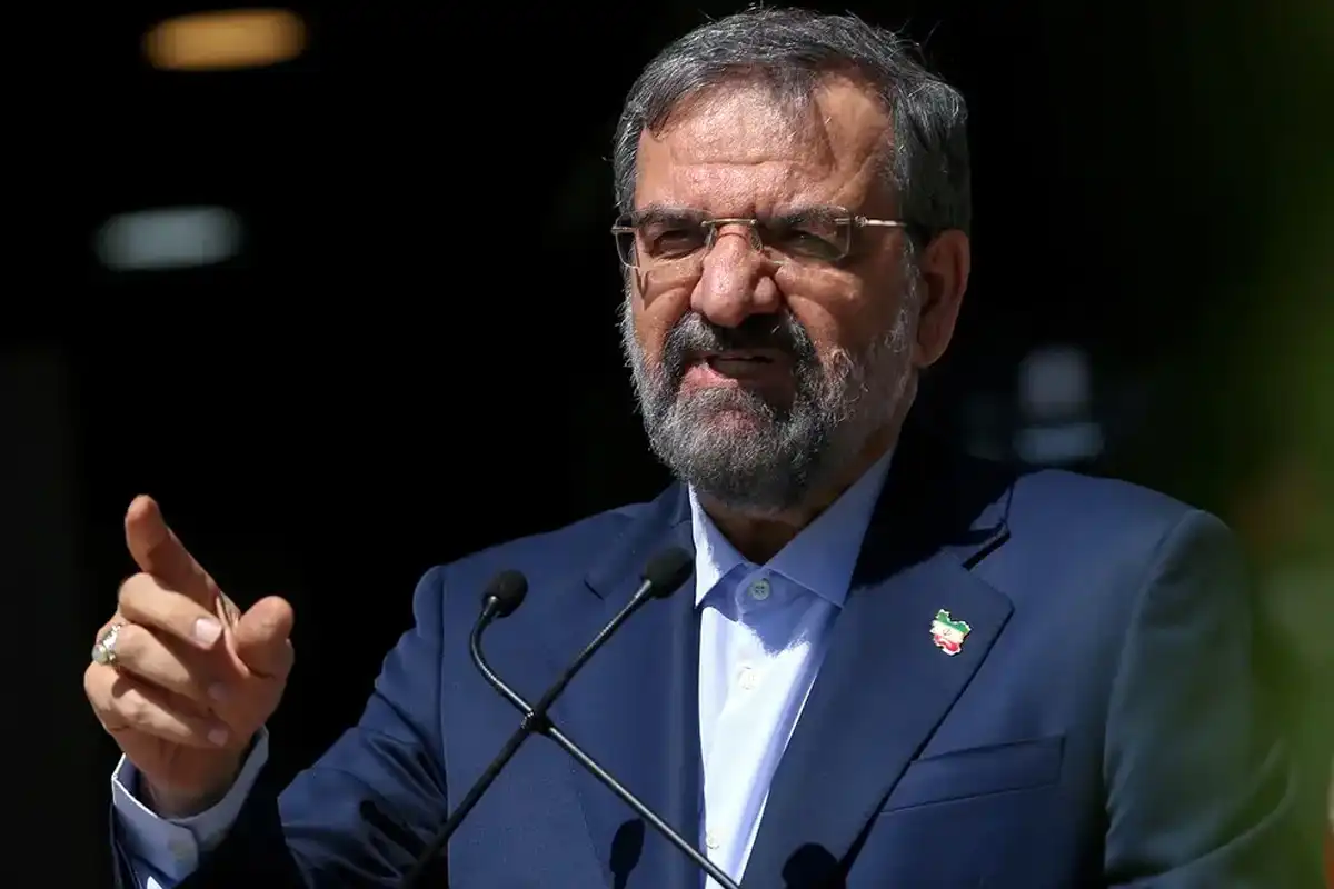 آبنائے ہرمز میں امریکی جہازوں کو غرق کر دیں گے، مشیرِ مجتبیٰ خامنہ ای