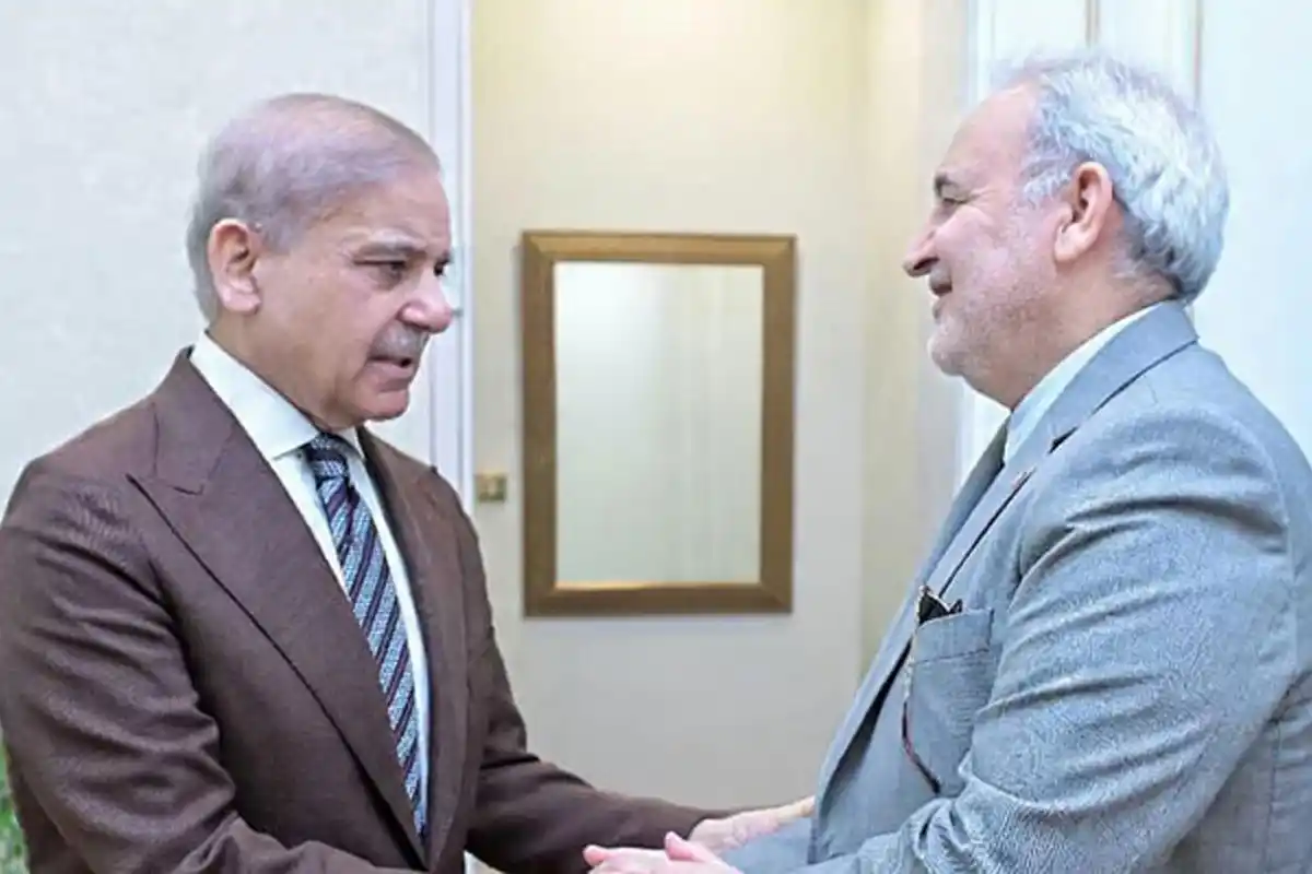 وزیراعظم شہباز شریف اور ایرانی سفیر کی ملاقات، علاقائی امن و استحکام پر اتفاق