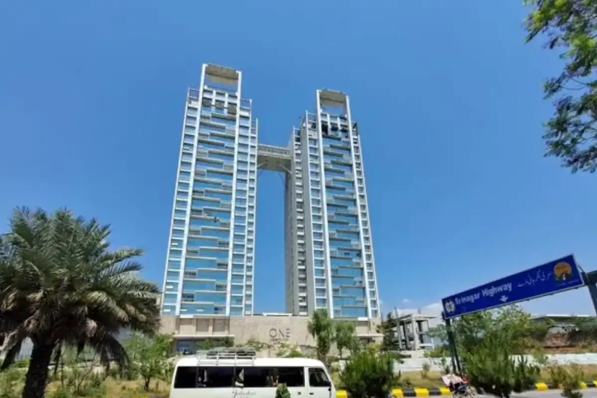 گرینڈ حیات بی این پی لیز کیس، اربوں کی نادہندگی اور قانونی حقائق