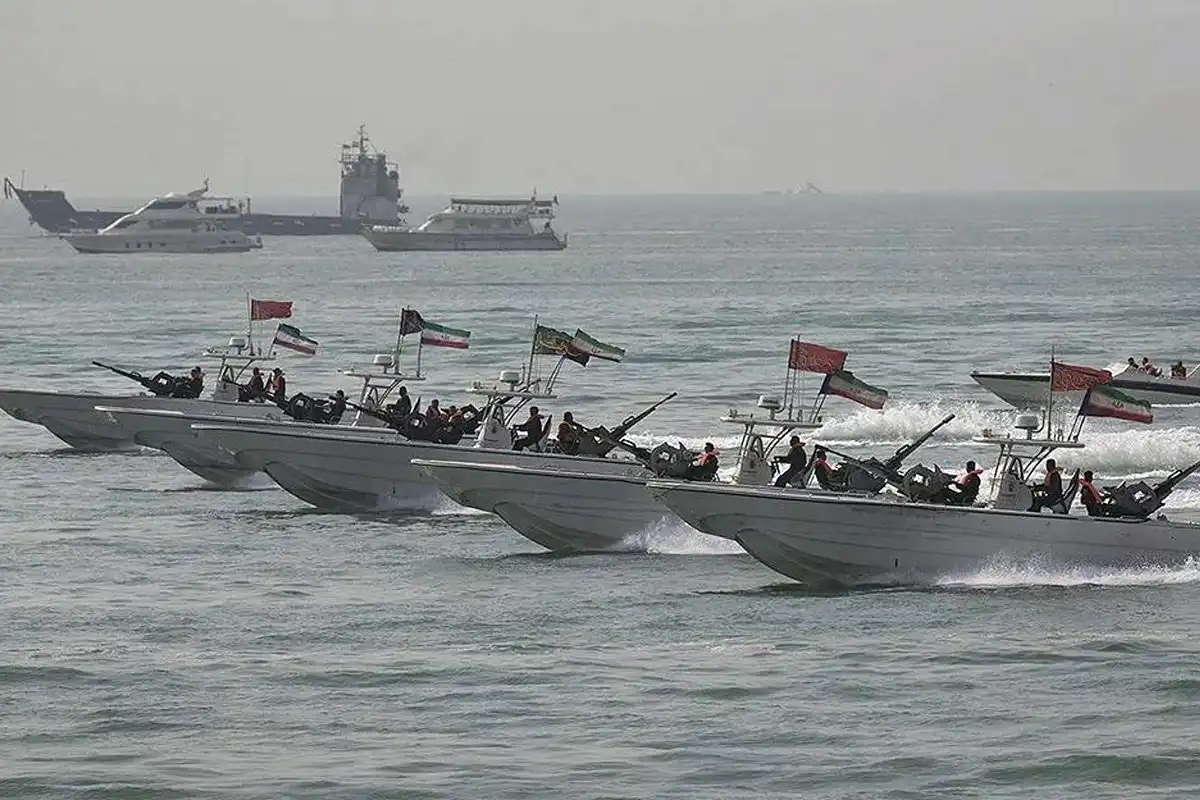 آبنائے ہرمز پر ایران کا کنٹرول برقرار، پاسدارانِ انقلاب کی ’مچھر بحریہ‘ کا حصار مضبوط