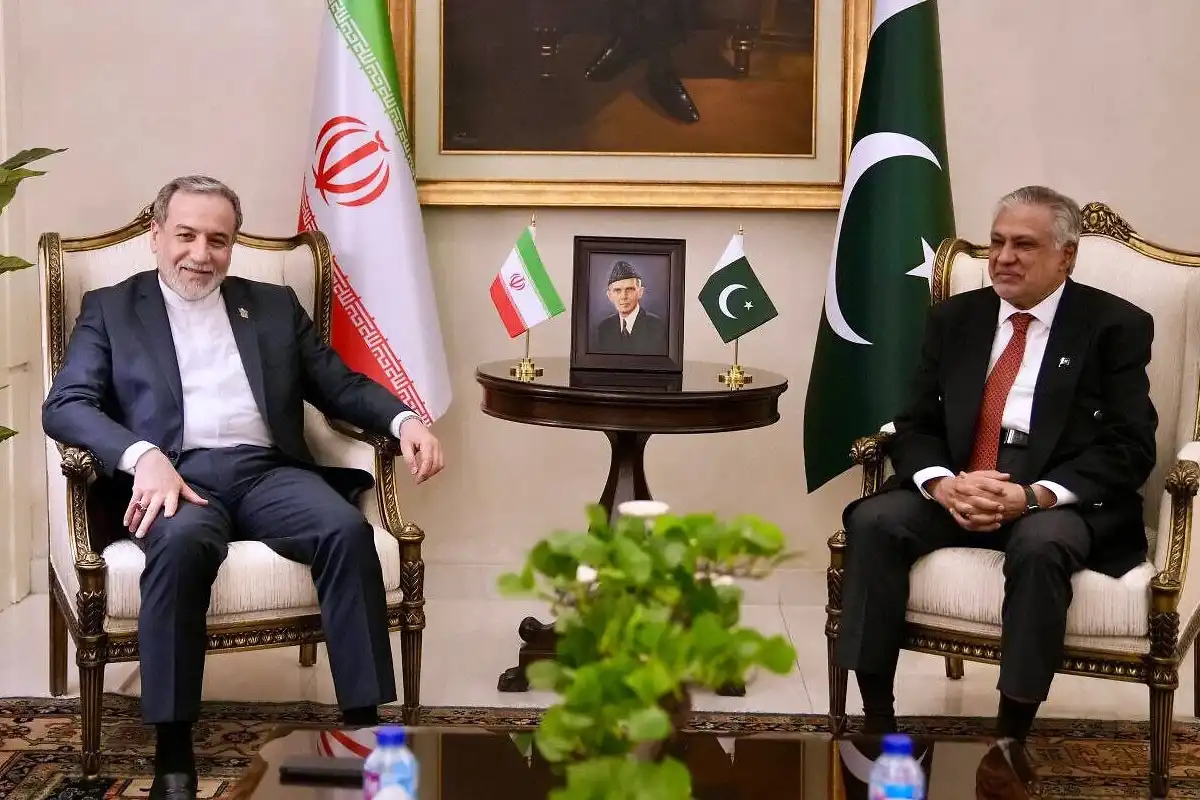 پاک ایران وزرائے خارجہ کا رابطہ، اسحاق ڈار اور عباس عراقچی کی مذاکرات پر اہم گفتگو
