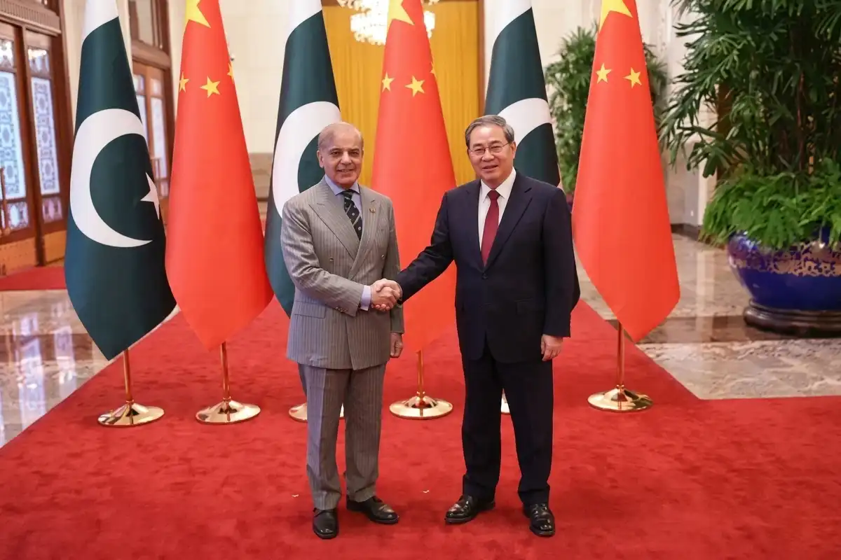 وزیر اعظم کی چینی ہم منصب سے ملاقات، سی پیک کے اگلے مرحلے پر اتفاق