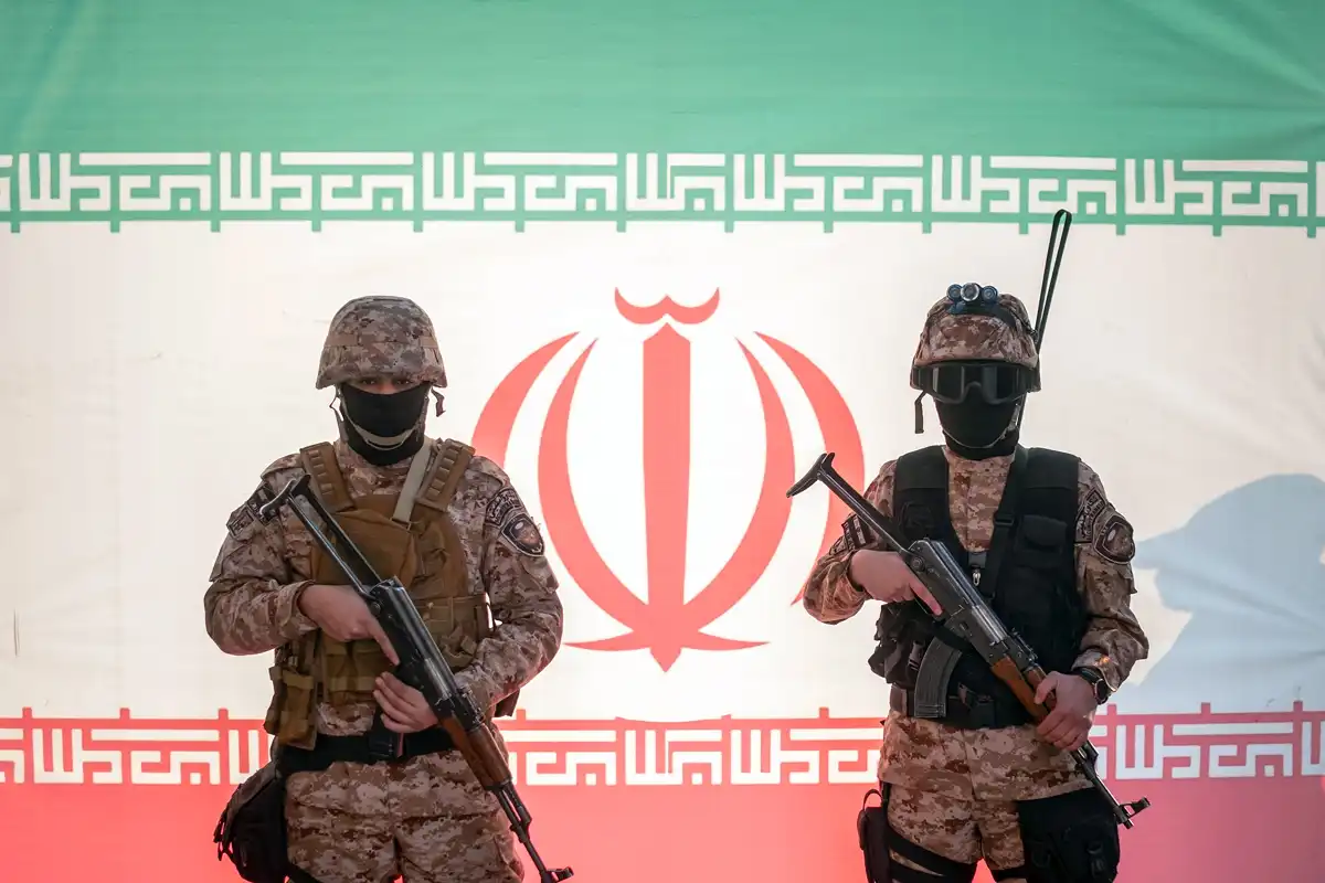پاسدارانِ انقلاب کا امریکہ کو جنگ یا معاہدے میں سے ایک راستہ چننے کا الٹی میٹم
