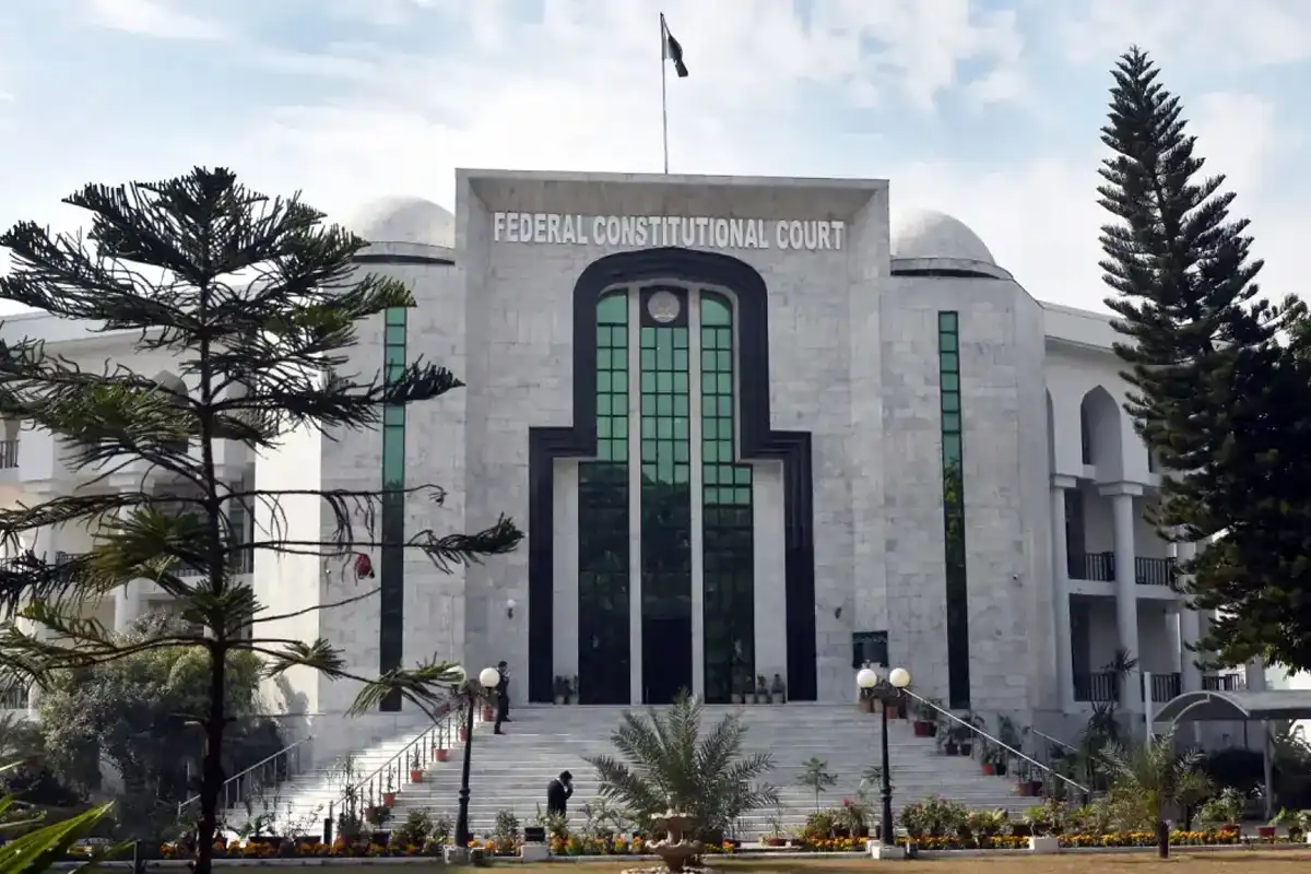 قبائلی سردار کو شناختی کارڈ یا ڈومیسائل کی تصدیق کا اختیار نہیں، آئینی عدالت