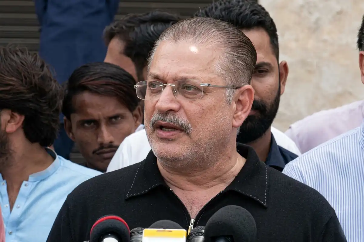ضرورت پڑی تو توہینِ عدالت کا سامنا کریں گے لیکن ریڈ لائن پر کام نہیں رکے گا، شرجیل میمن