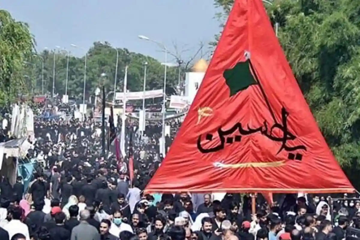 نواسہ رسولؐ اور شہدائے کربلا کی عظیم قربانیوں کی یاد میں ملک بھر میں آج یوم عاشور منایا جا رہا ہے