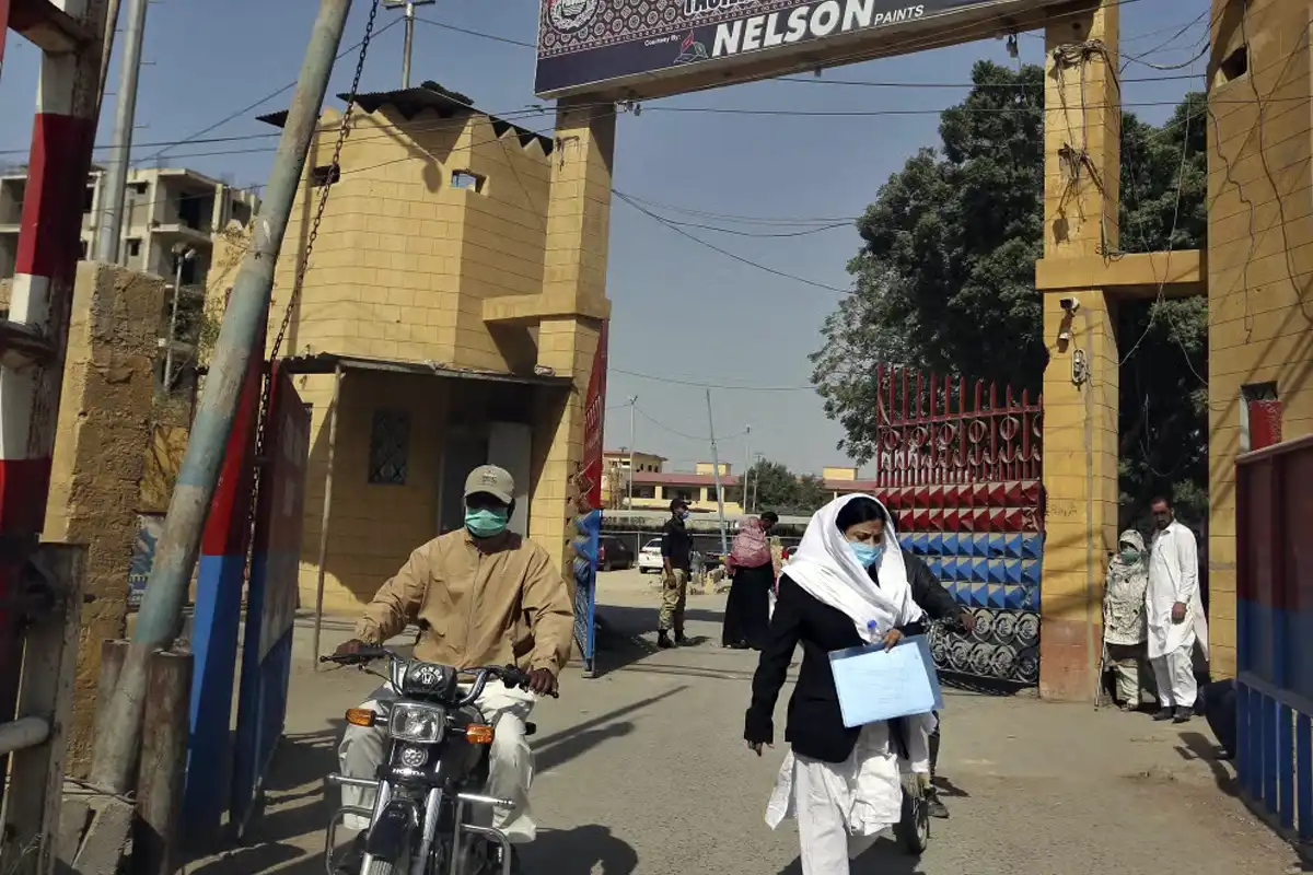 سندھ کی جیلوں میں گنجائش سے 12 ہزار اضافی قیدی بیرکوں میں بند رکھنے کا انکشاف