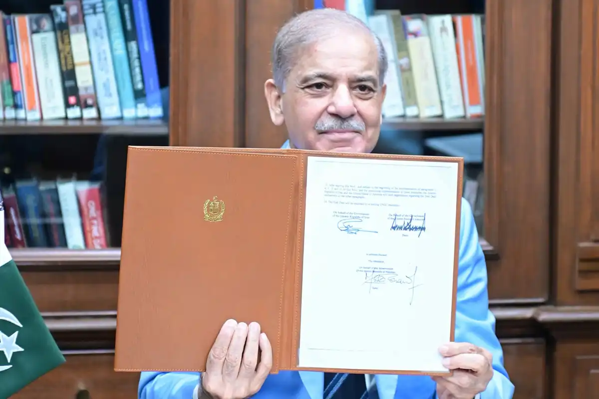 وزیر اعظم نے بطور ثالث تاریخی اسلام آباد مفاہمتی یادداشت پر دستخط کر دیئے
