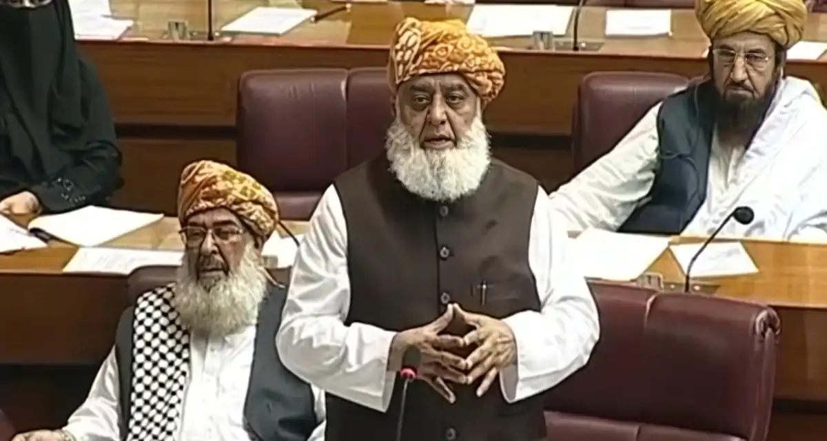 آزاد کشمیر معاملے پر حکومت جذباتی ردعمل کے بجائے بات چیت کا راستہ اپنائے، مولانا فضل الرحمان