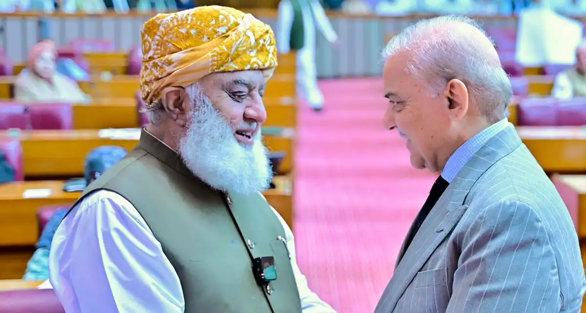 وزیراعظم اور مولانا فضل الرحمان کے درمیان ایوان میں دلچسپ جملوں کا تبادلہ