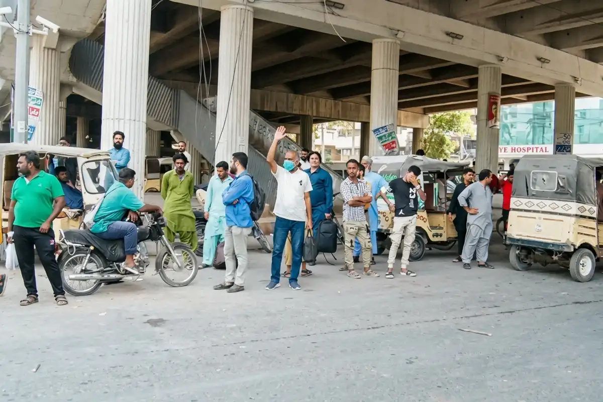 کراچی ٹرانسپورٹ اتحاد کی سندھ حکومت سے سبسڈی نہ ملنے پر شہر بھر میں ہڑتال