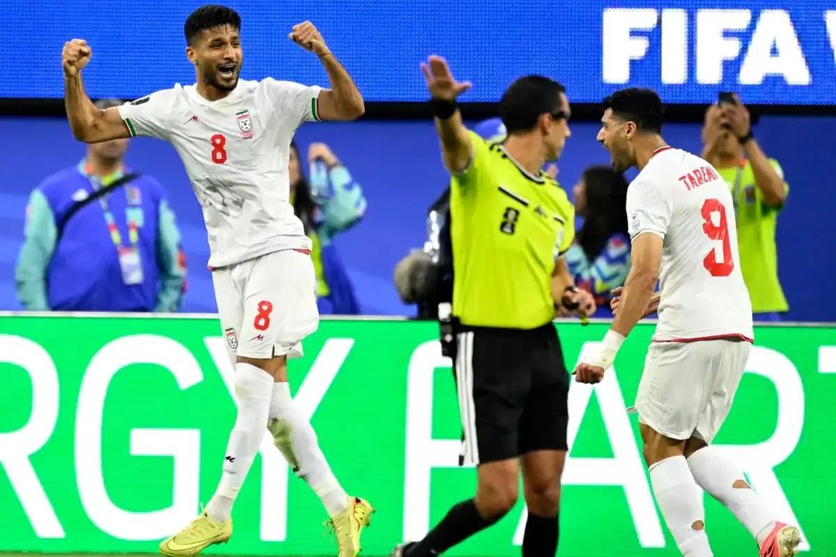 نیوزی لینڈ نے فٹ بال ورلڈ کپ میں مضبوط ایران کے ساتھ میچ 2-2 سے برابر کردیا