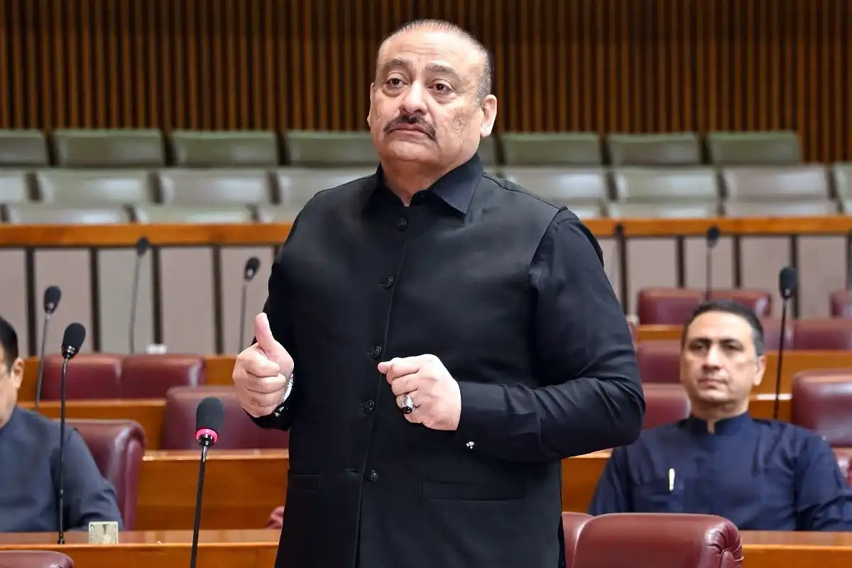 سیاسی قیادت آئین کو چھیڑے بغیر بجٹ پاس کرنے جا رہی ہے، عبدالقادر پٹیل