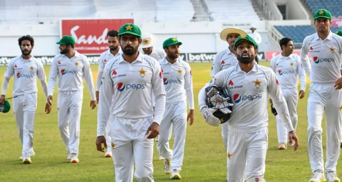 دورۂ ویسٹ انڈیز اور انگلینڈ کیلئے 16 رکنی پاکستانی ٹیسٹ اسکواڈ کا اعلان، بابر اعظم کپتان مقرر