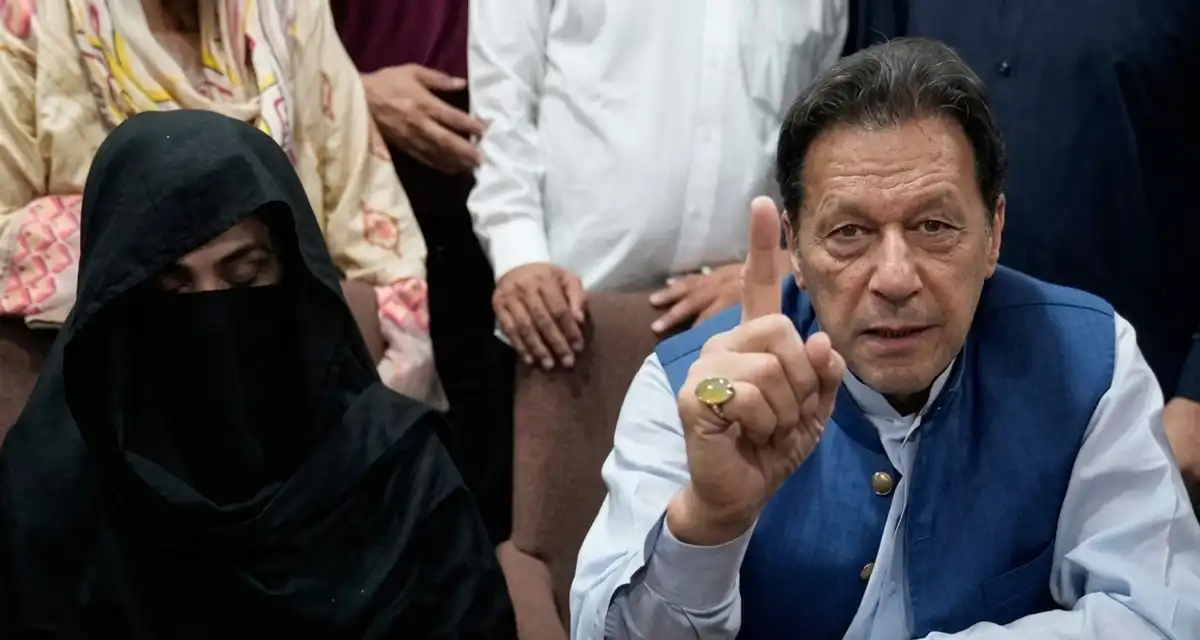 190 ملین پاؤنڈ کیس : بانی پی ٹی آئی اور بشریٰ بی بی کے وکلا کو دلائل کیلئے آخری مہلت