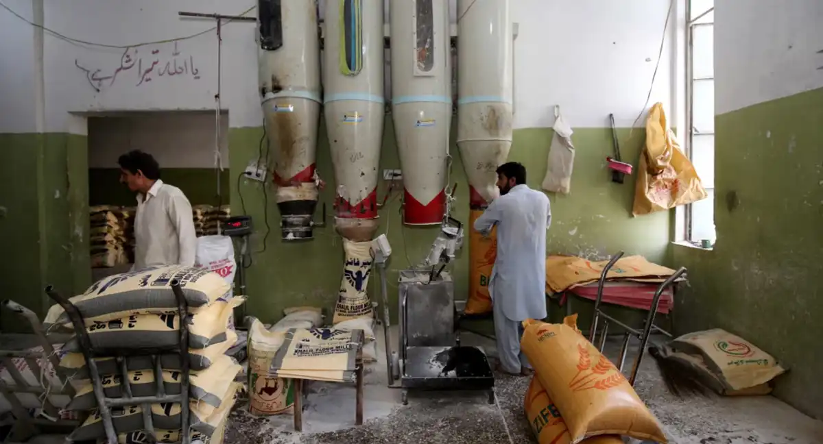 کراچی میں آٹے کی قلت کا خدشہ، فلور ملز مالکان کی وزیراعظم سے مداخلت کی اپیل