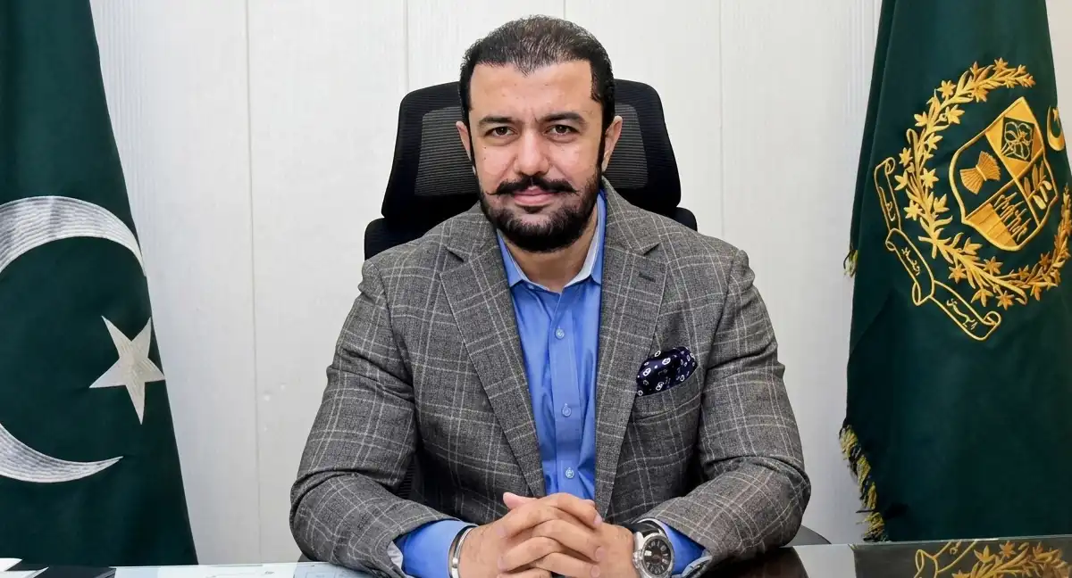 پاکستان کی معاشی تاریخ میں پہلی بار 17 ارب ڈالر کا قرض وقت سے پہلے ادا کردیا گیا