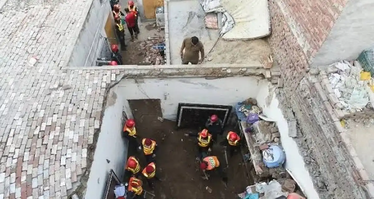 سانحہ کاہنہ، چھت پر مٹی ڈالنا 14 بچوں کی موت کا سبب بنا، رپورٹ وزیراعلیٰ پنجاب کو پیش