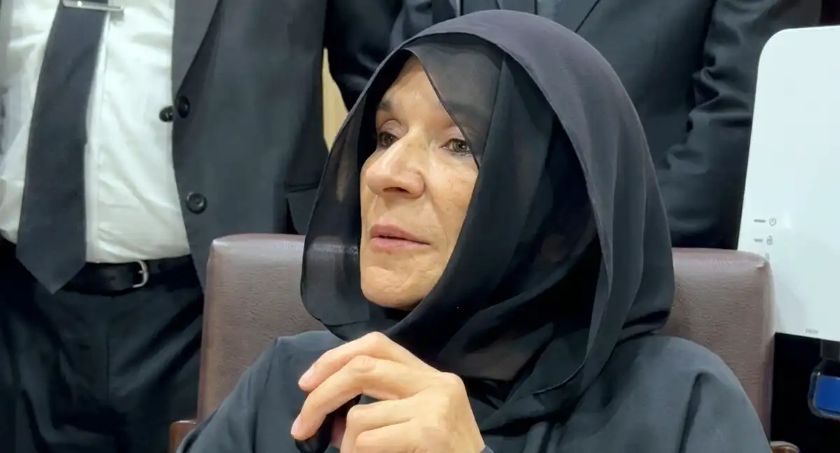 بانی پی ٹی آئی کی قید تنہائی ختم کرکے انہیں علاج کے لیے اسپتال منتقل کیا جائے، عظمیٰ خان