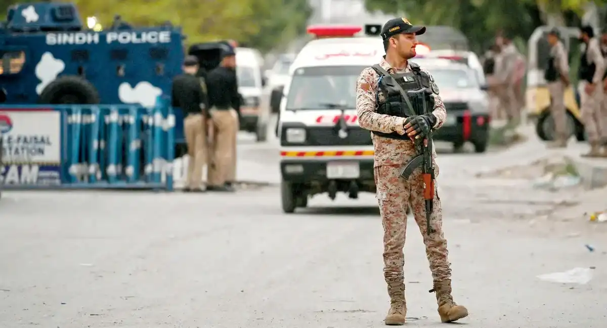 کراچی میں رینجرز اور پولیس کی مشترکہ کارروائی، 3 بھتہ خور ہلاک، 2 گرفتار