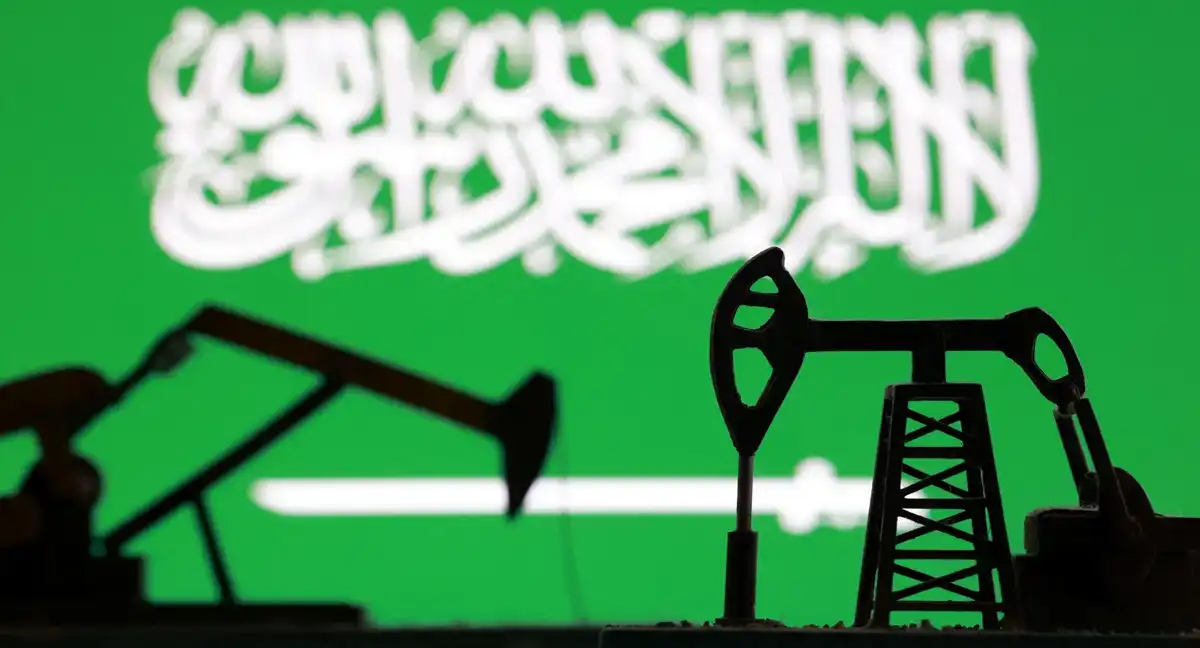آبنائے ہرمز کی بندش اور حوثی ناکہ بندی سے سعودی تیل کی برآمدات معطل، مملکت شدید بحران کا شکار