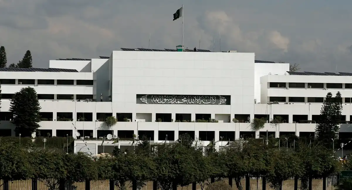 سینیٹ کمیٹی کا صوبوں کو تیل و گیس کی آمدنی سے حصہ دینے کا مطالبہ