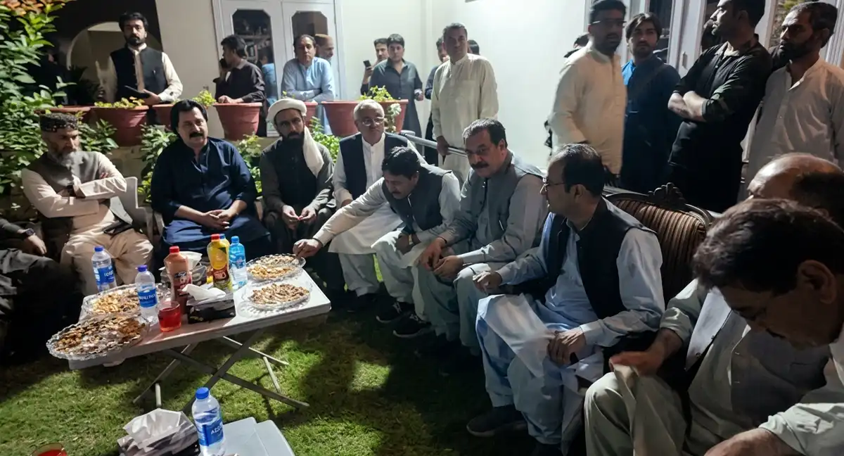 سانحہ زیارت: حکومتی وفد اور دھرنا کمیٹی کے مذاکرات کا دوسرا دور رات گئے ختم، ڈیڈ لاک برقرار